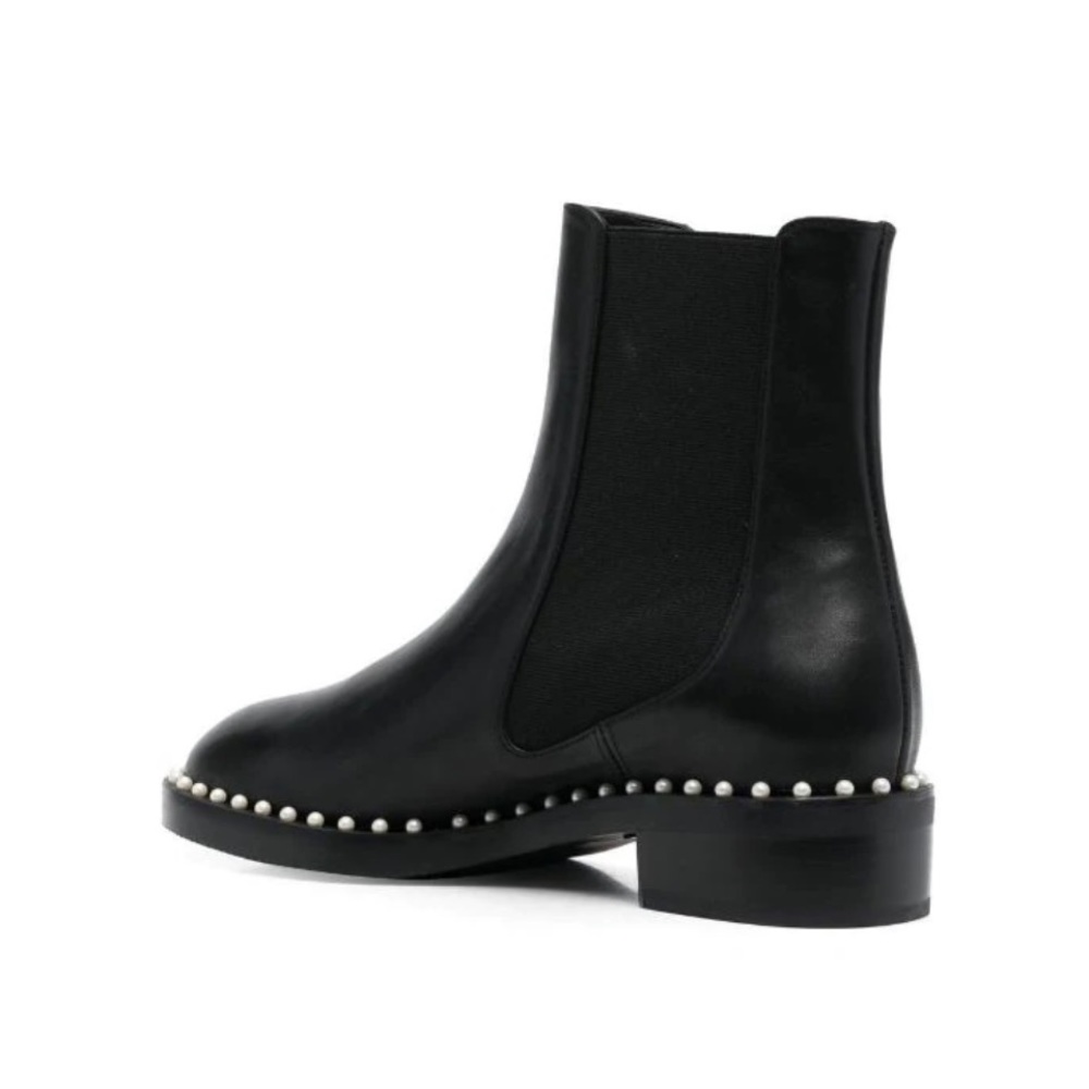 Very gently worn stuart weitzman chelsea boots 8.5